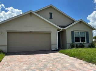 2807 67th St W, Lehigh Acres, FL 33971