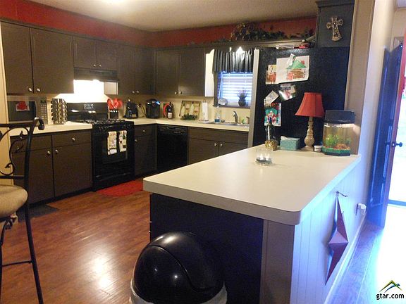 2nd image of 311 Hillcrest Blvd