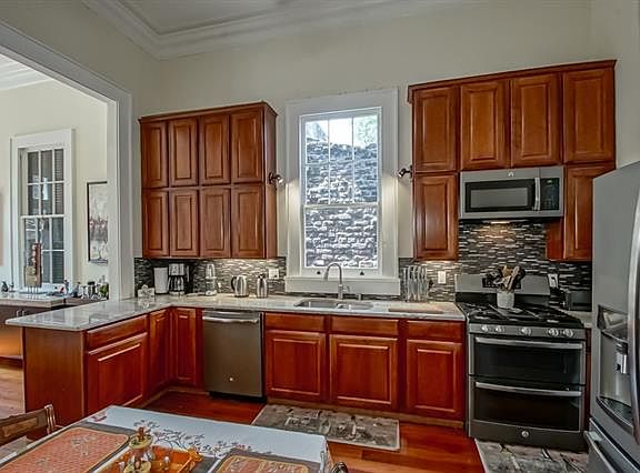 4th image of 928 1/2 Dumaine St