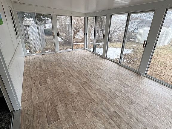 3rd image of 1563 Oakwood Dr