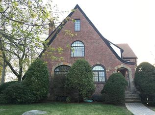 27 Florence Rd, Lowell, MA 01851