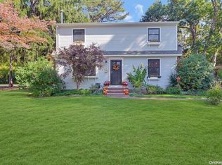 26 Timber Dr, Calverton, NY 11933