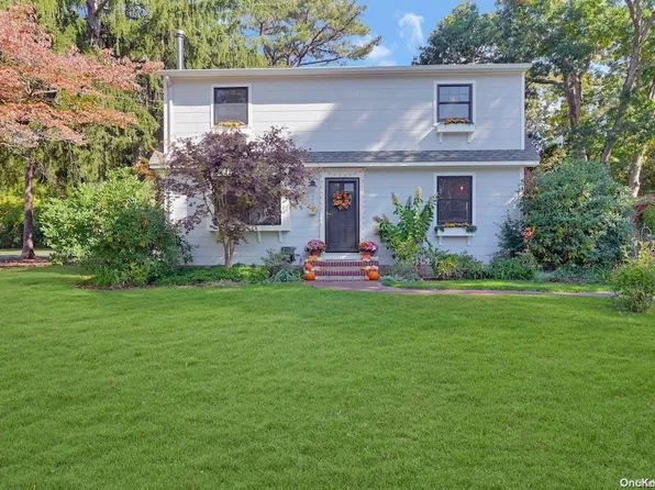 26 Timber Drive, Calverton, NY 11933