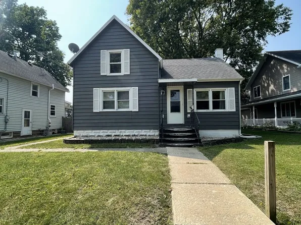 605 15th Ave, Sterling, IL 61081