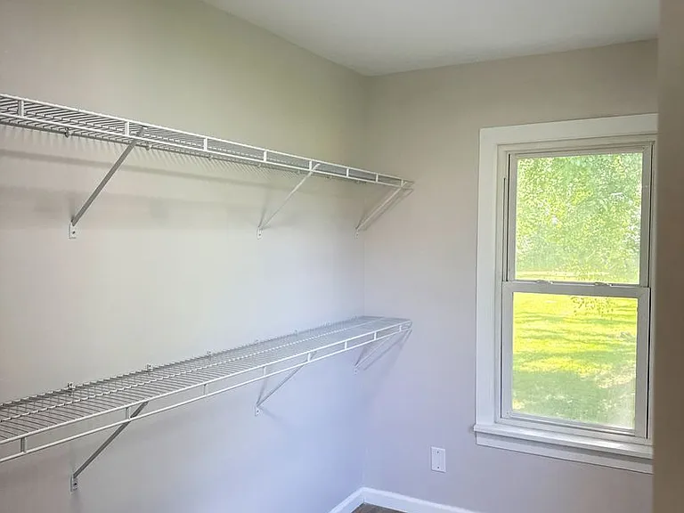 4748 Warnock Ave — Photo 10
