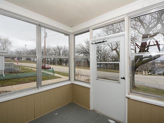 3rd image of 1018 Lindbergh Ave