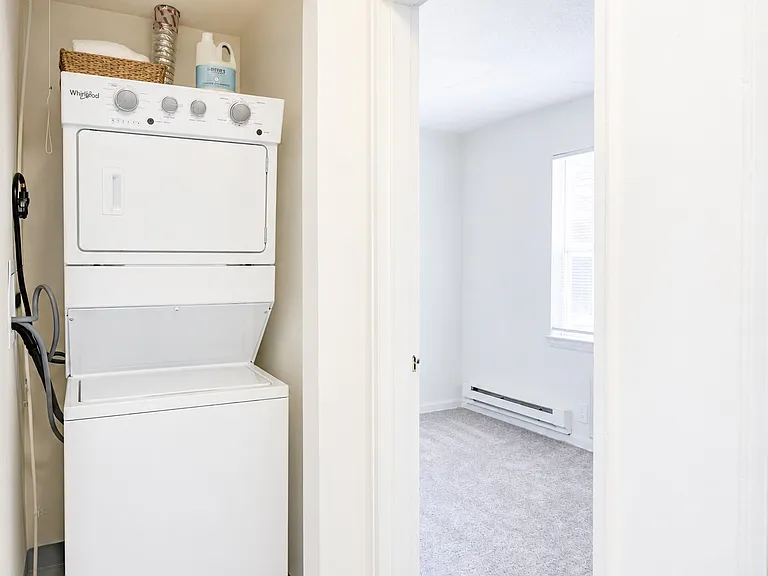 Eatoncrest Apartment Homes — Photo 10