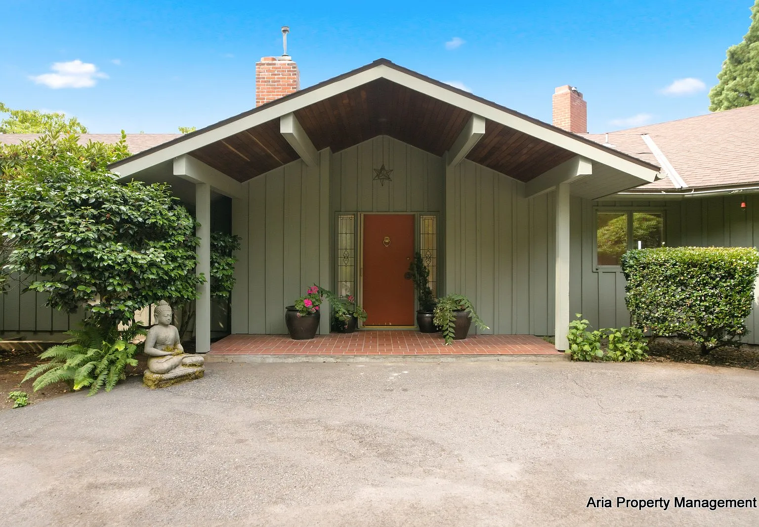 4 bed, 3.5 bath, 4800 sqft, $7,000 — Photo 2