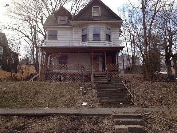 2nd image of 208 N Monroe St