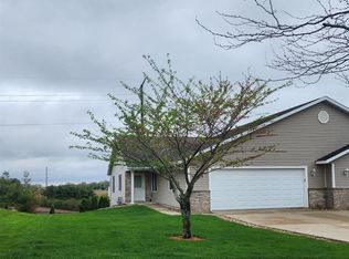 1803 Eggum Rd, Mount Horeb, WI 53572