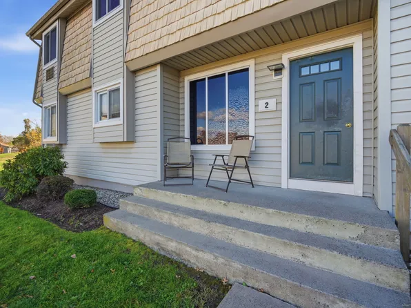 2 Carillon Drive APT D, Rocky Hill, CT 06067