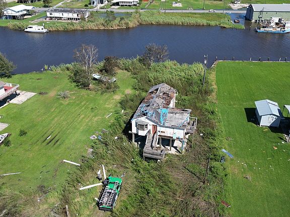 3rd image of 6845 Shrimpers Row