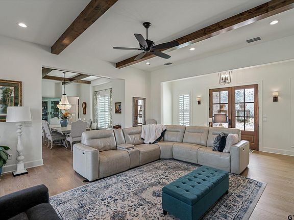 5th image of 1433 Dueling Oaks Dr