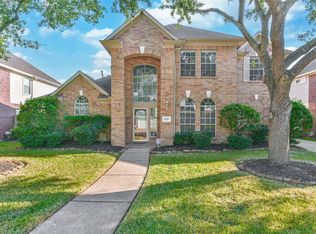 6108 W Oaks Cir S, Pearland, TX 77584