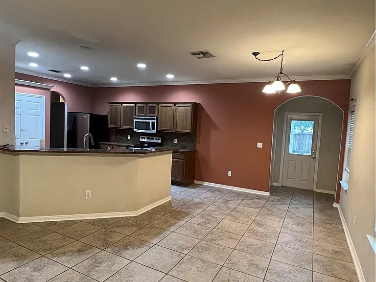 2545 Las Brisas St — Photo 14