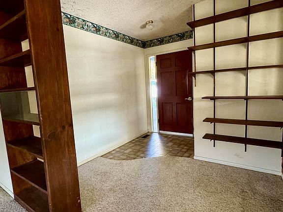 4th image of 434 Wood Crest Dr