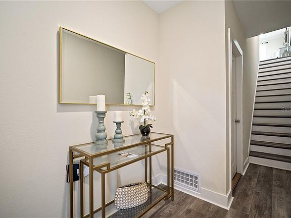 3rd image of 1299 Savona Dr NE