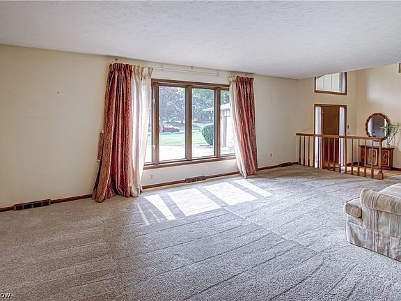 3rd image of 452 Locklie Dr