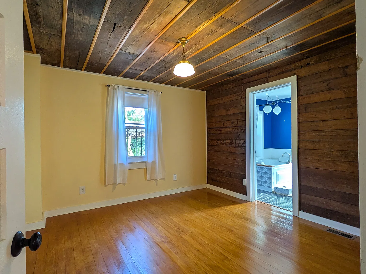 3 bed, 1430 sqft, $2,850 — Photo 3