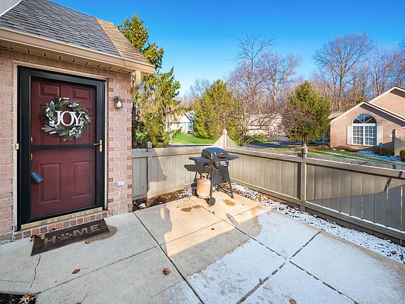4th image of 6079 Blendon Chase Dr #18
