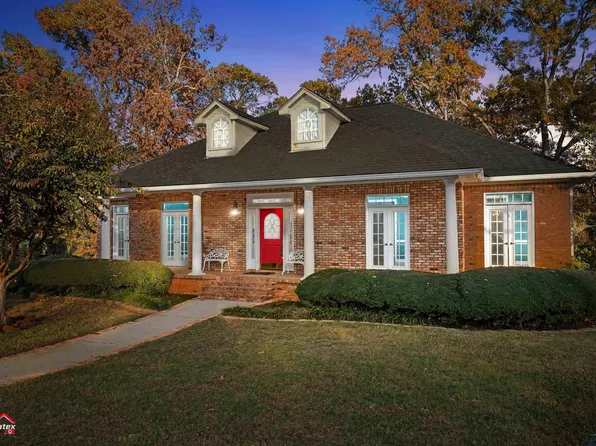 3716 Ben Hogan Dr, Longview, TX 75605