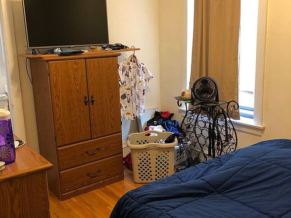5th image of 4951 N Oakley Ave APT 2