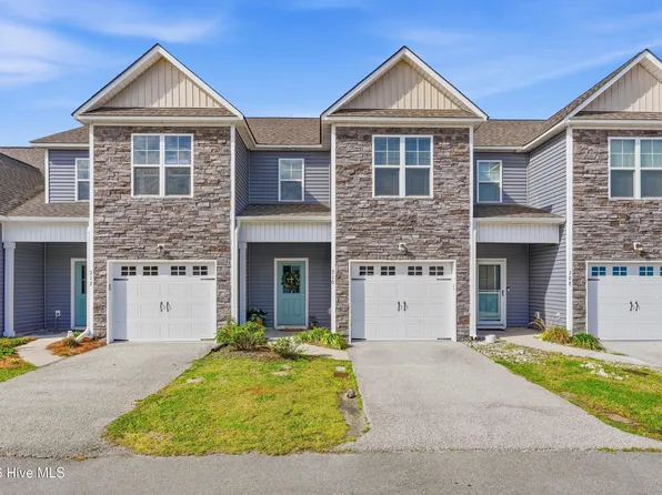 310 S Stingray Lane, Sneads Ferry, NC 28460