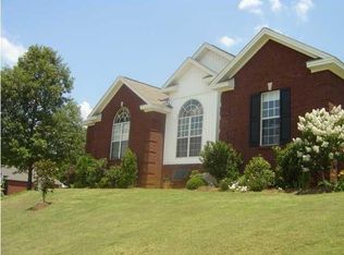 143 Debbie Dr, Deatsville, AL 36022