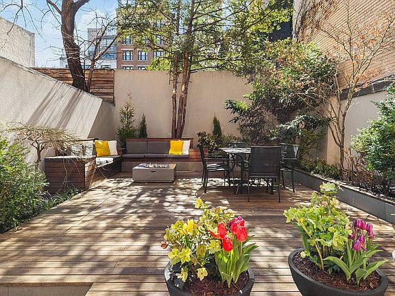 5th image of 120 E 29th St #Townhouse 1
