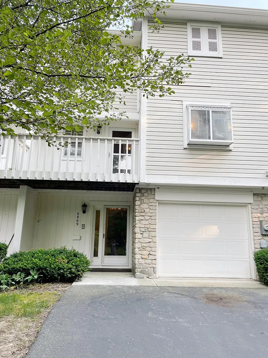 6869 Shore Island Dr photo 1