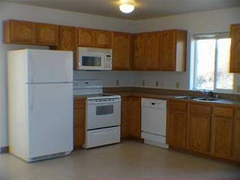 4th image of 7890 Thornton Dr