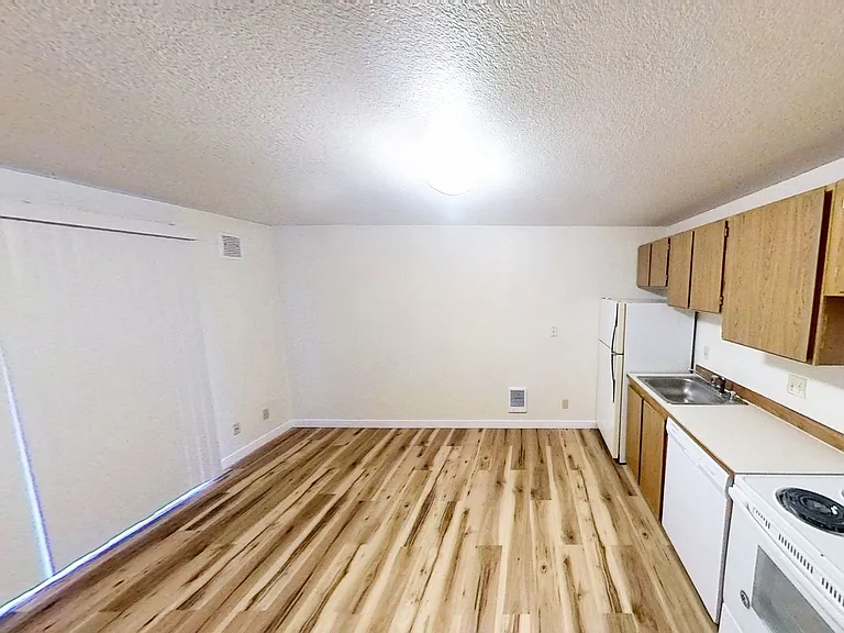 2303 Taylor Ave — Photo 13