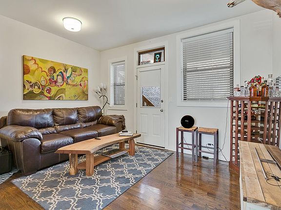 3rd image of 1602 W Belle Plaine Ave #2TT