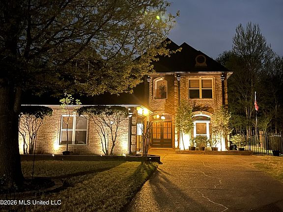 3rd image of 7211 Lauren Ln