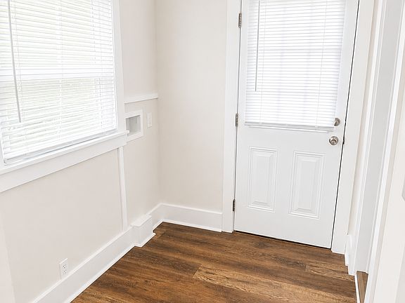 4th image of 36 Sirrine St
