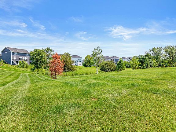 3rd image of 6324 Larkspur Ln