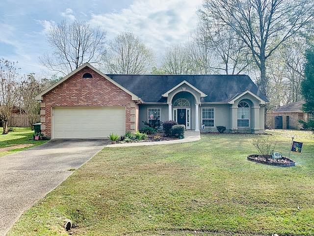 1st image of 205 Tanglewood Dr