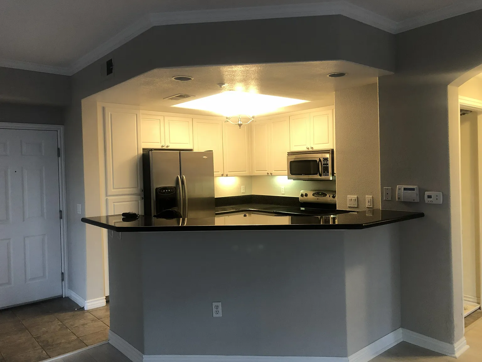 2 bed, 850 sqft, $3,450 — Photo 3