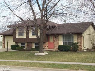 704 Chester Dr, Normal, IL 61761