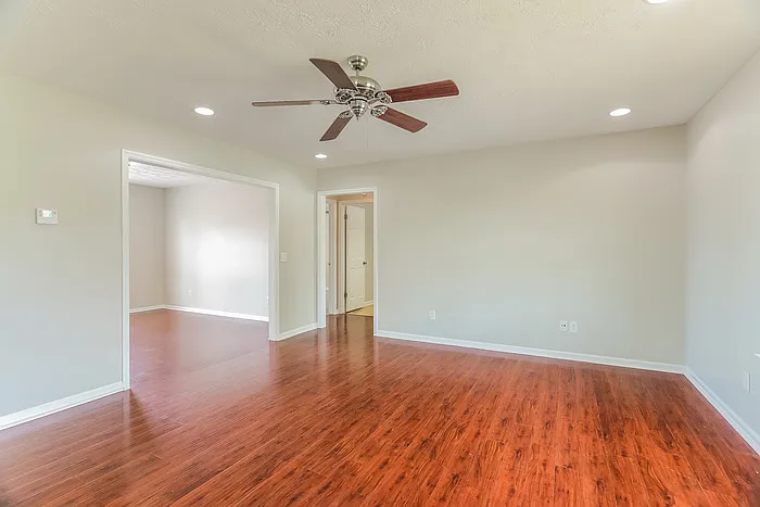 4 bed, 3.0 bath, 2044 sqft, $1,845 — Photo 4