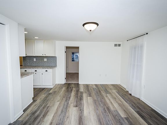 4th image of 942 Maplewood Ave