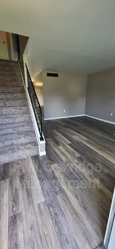 2 bed, 1.5 bath, 1056 sqft, $985 — Photo 3
