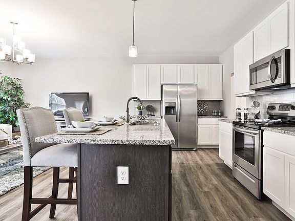 5th image of 106 Estes Dr #167