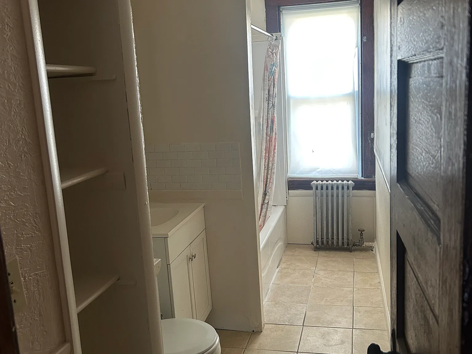 3 bed, 1285 sqft, $2,200 — Photo 3