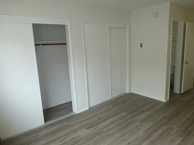 11932 Courtleigh Dr — Photo 3