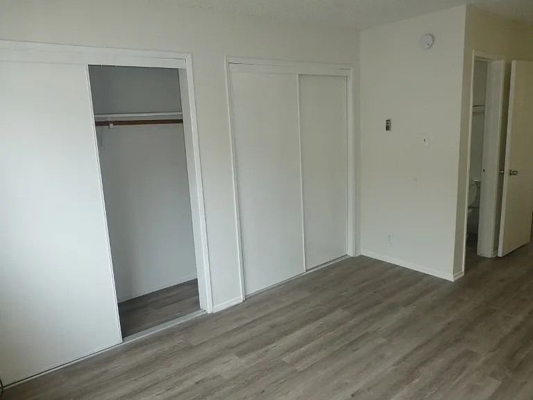 11932 Courtleigh Dr #8 — Photo 6