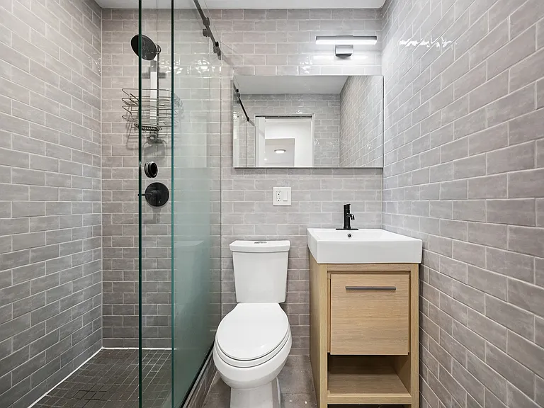 521 Decatur St #1C — Photo 16