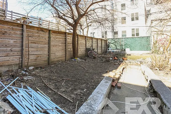 Rented by EXR | media 18