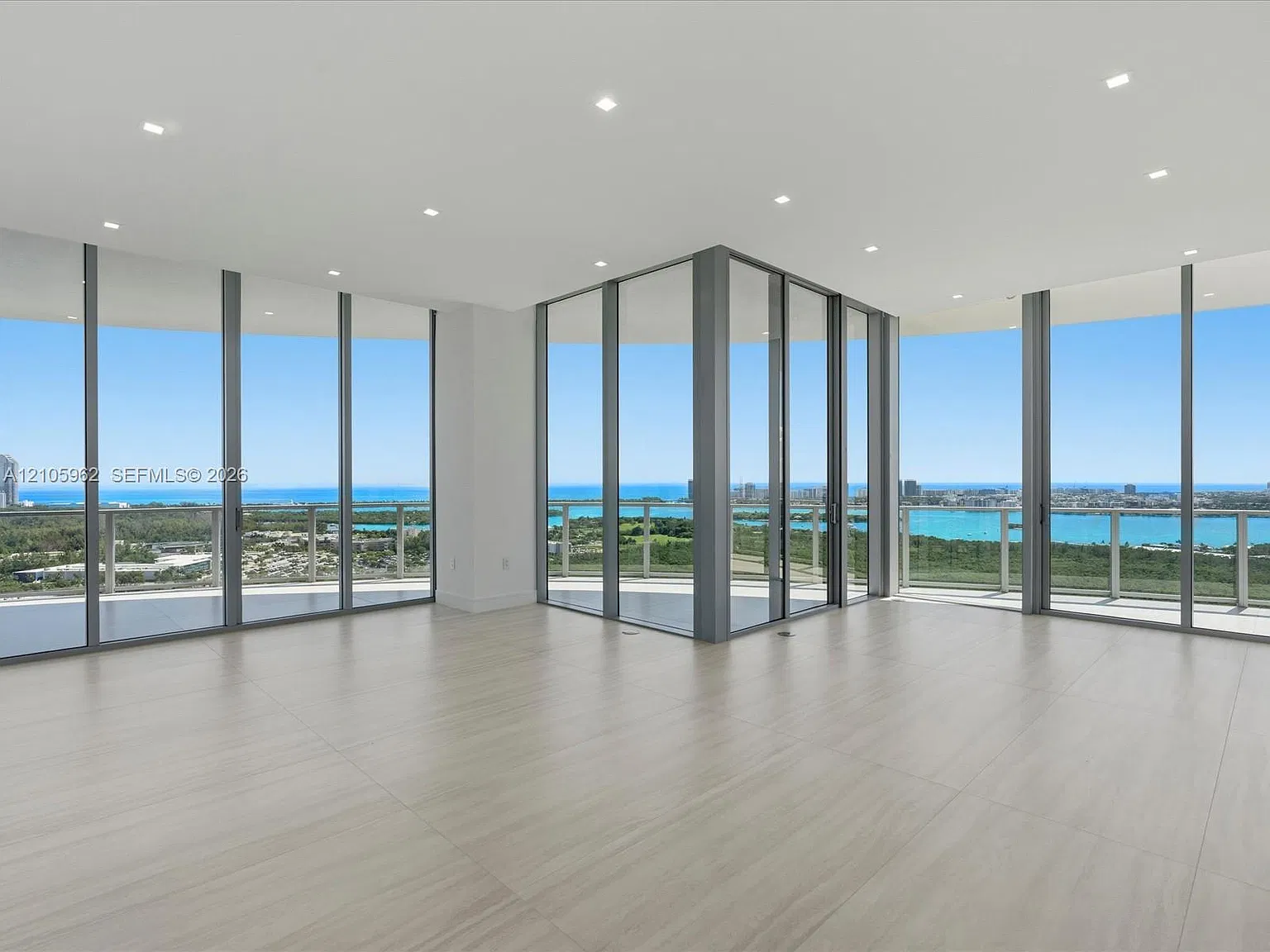 4 bed, 5.0 bath, 3195 sqft, $20,000 — Photo 3