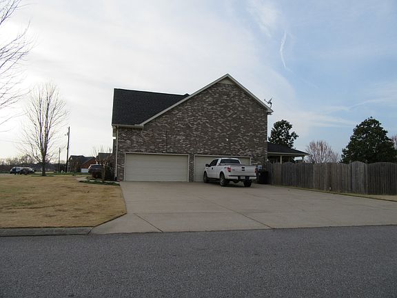 3rd image of 125 Apricot Ln